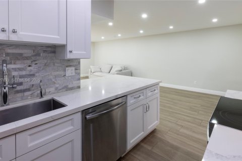 Copropriété à vendre à Coral Gables, Floride: 2 chambres, 93.92 m2 № 1987309 - photo 4