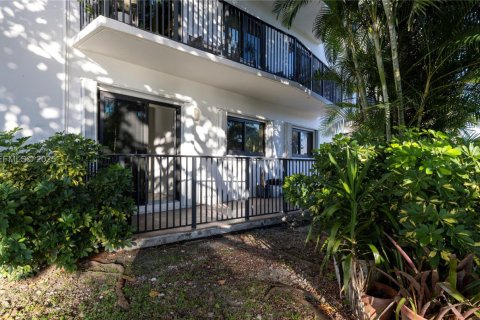 Copropriété à vendre à Coral Gables, Floride: 2 chambres, 93.92 m2 № 1987309 - photo 30