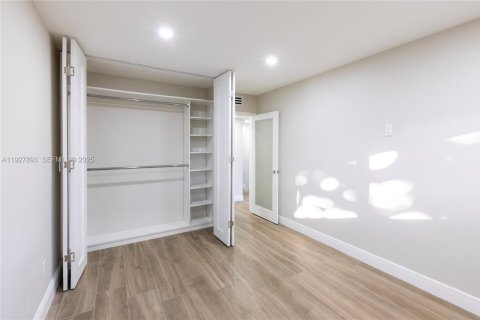 Copropriété à vendre à Coral Gables, Floride: 2 chambres, 93.92 m2 № 1987309 - photo 9