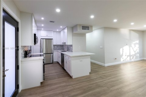 Copropriété à vendre à Coral Gables, Floride: 2 chambres, 93.92 m2 № 1987309 - photo 1