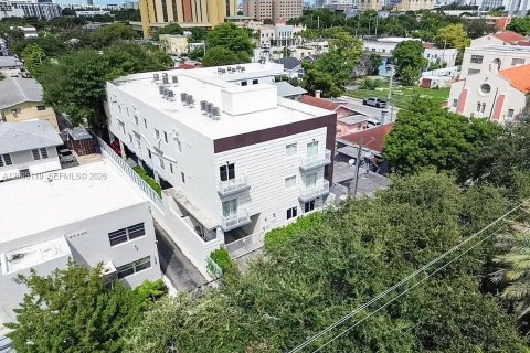 Appartement à louer à Miami, Floride: 2 chambres, 1487.55 m2 № 2385030 - photo 17