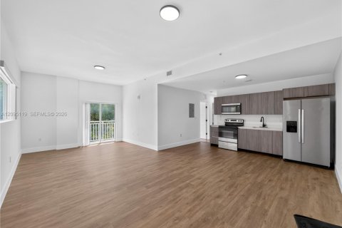 Appartement à louer à Miami, Floride: 2 chambres, 1487.55 m2 № 2385030 - photo 13