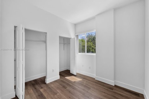 Appartement à louer à Miami, Floride: 2 chambres, 1487.55 m2 № 2385030 - photo 11