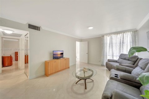 Copropriété à louer à Sunny Isles Beach, Floride: 1 chambre, 67.35 m2 № 2264643 - photo 3