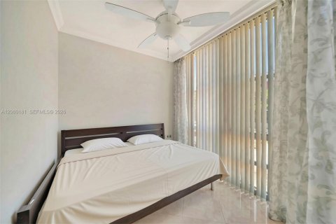 Copropriété à louer à Sunny Isles Beach, Floride: 1 chambre, 67.35 m2 № 2264643 - photo 12