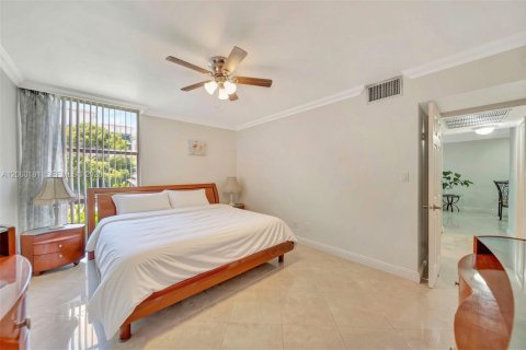 Copropriété à louer à Sunny Isles Beach, Floride: 1 chambre, 67.35 m2 № 2264643 - photo 8