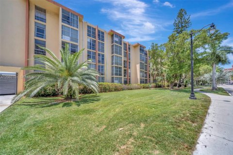 Copropriété à louer à Sunny Isles Beach, Floride: 1 chambre, 67.35 m2 № 2264643 - photo 16
