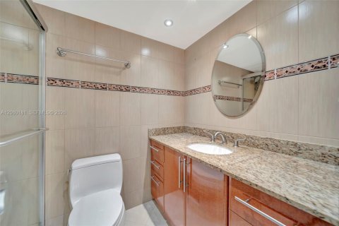 Copropriété à louer à Sunny Isles Beach, Floride: 1 chambre, 67.35 m2 № 2264643 - photo 10