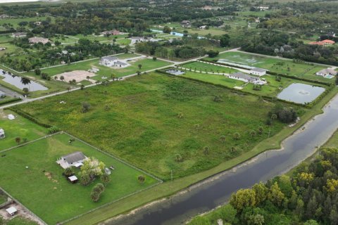 Land in Loxahatchee Groves, Florida № 788134 - photo 1