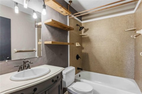 Immobilier commercial à vendre à Bradenton, Floride: 4 chambres, 210.7 m2 № 2388544 - photo 22
