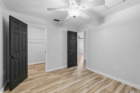 Immobilier commercial à vendre à Bradenton, Floride: 4 chambres, 210.7 m2 № 2388544 - photo 19