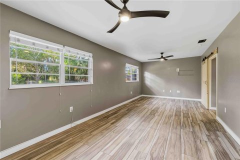 Immobilier commercial à vendre à Bradenton, Floride: 4 chambres, 210.7 m2 № 2388544 - photo 13