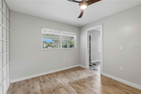 Immobilier commercial à vendre à Bradenton, Floride: 4 chambres, 210.7 m2 № 2388544 - photo 24