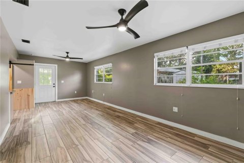 Immobilier commercial à vendre à Bradenton, Floride: 4 chambres, 210.7 m2 № 2388544 - photo 17