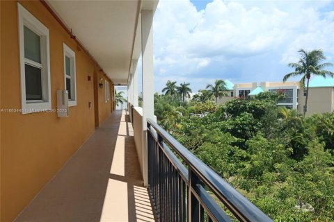 Condominio en alquiler en Dania Beach, Florida, 3 dormitorios, 121.33 m2 № 1889858 - foto 4