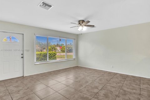 Casa en alquiler en Pompano Beach, Florida, 2 dormitorios, 103.77 m2 № 2009329 - foto 9