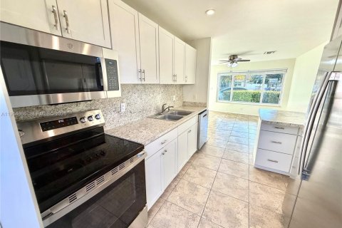 Casa en alquiler en Pompano Beach, Florida, 2 dormitorios, 103.77 m2 № 2009329 - foto 11