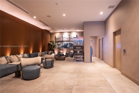 Купить кондоминиум в Майами, Флорида 40.23м2, № 1955271 - фото 3