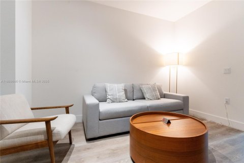 Купить кондоминиум в Майами, Флорида 40.23м2, № 1955271 - фото 14