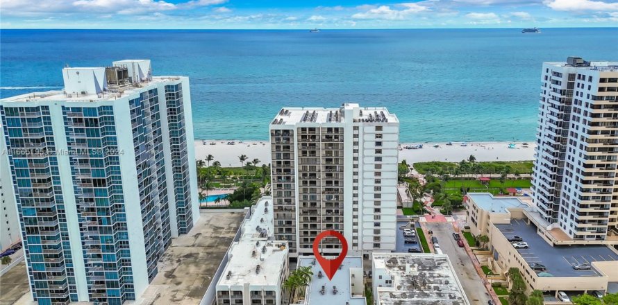 Condominio en Miami Beach, Florida, 1 dormitorio № 1377454