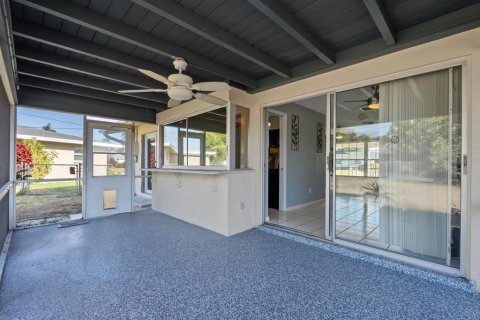 Купить виллу или дом в Кейп-Корал, Флорида 4 комнаты, 97.27м2, № 1521141 - фото 21