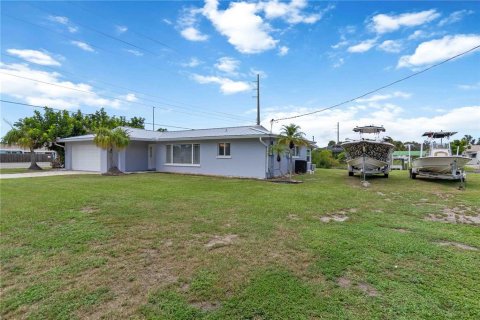House in Englewood, Florida 3 bedrooms, 149.29 sq.m. № 1901848 - photo 2