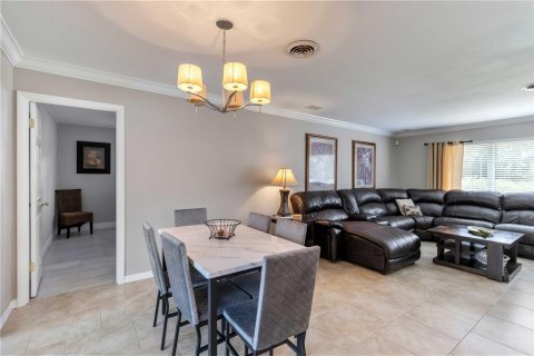 House in Englewood, Florida 3 bedrooms, 149.29 sq.m. № 1901848 - photo 13