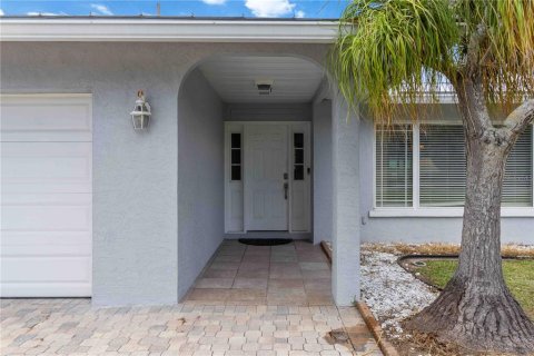 House in Englewood, Florida 3 bedrooms, 149.29 sq.m. № 1901848 - photo 4