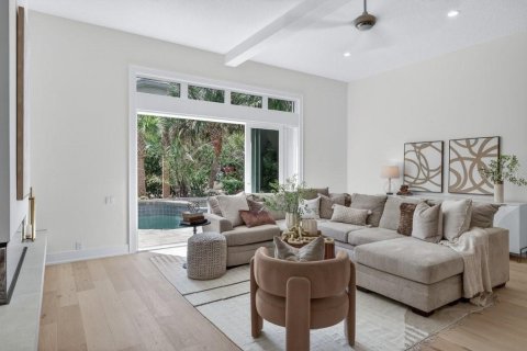 House in Palm Coast, Florida 5 bedrooms, 438.31 sq.m. № 2211033 - photo 18