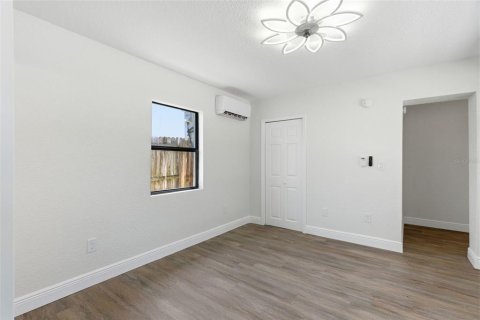 Снять в аренду квартиру в Мадейра - Бич, Флорида 4 комнаты, 41.81м2, № 2094464 - фото 12