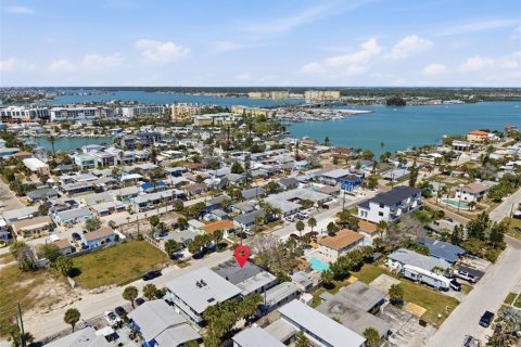 Снять в аренду квартиру в Мадейра - Бич, Флорида 4 комнаты, 41.81м2, № 2094464 - фото 24