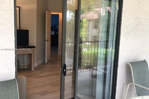 Condo in Boca Raton, Florida, 3 bedrooms  № 1952924 - photo 19