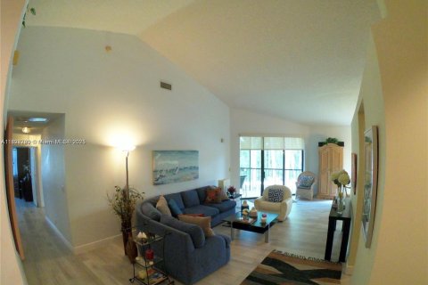 Condo in Boca Raton, Florida, 3 bedrooms  № 1952924 - photo 14