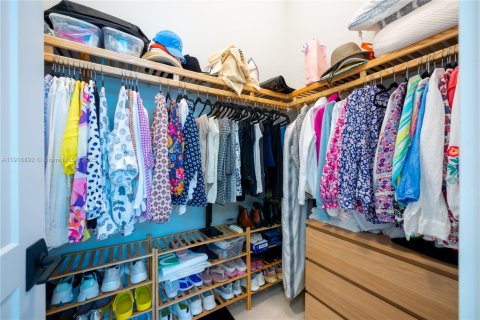 Купить виллу или дом в Палм-Бич-Гарденс, Флорида 5 спален, 408.96м2, № 1974442 - фото 29