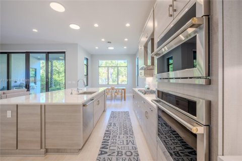 Купить виллу или дом в Палм-Бич-Гарденс, Флорида 5 спален, 408.96м2, № 1974442 - фото 13