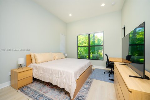 Купить виллу или дом в Палм-Бич-Гарденс, Флорида 5 спален, 408.96м2, № 1974442 - фото 25