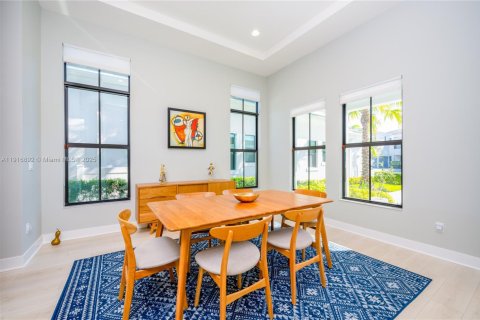 Купить виллу или дом в Палм-Бич-Гарденс, Флорида 5 спален, 408.96м2, № 1974442 - фото 11