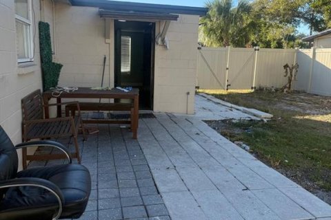 Villa ou maison à vendre à Tampa, Floride: 4 chambres, 95.5 m2 № 2210263 - photo 23