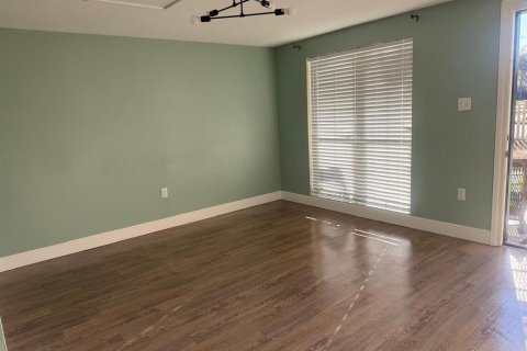 Villa ou maison à vendre à Tampa, Floride: 4 chambres, 95.5 m2 № 2210263 - photo 16