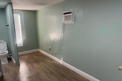 Villa ou maison à vendre à Tampa, Floride: 4 chambres, 95.5 m2 № 2210263 - photo 8