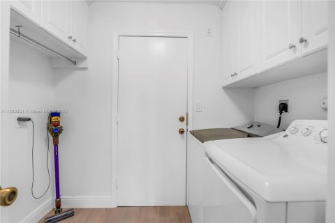 Villa ou maison à vendre à Miramar, Floride: 4 chambres, 266.63 m2 № 1952952 - photo 28