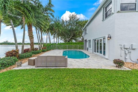 Villa ou maison à vendre à Miramar, Floride: 4 chambres, 266.63 m2 № 1952952 - photo 3