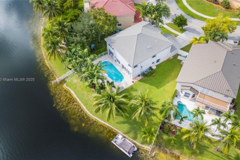 Villa ou maison à vendre à Miramar, Floride: 4 chambres, 266.63 m2 № 1952952 - photo 6
