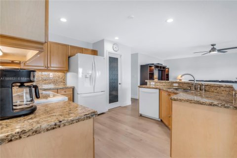 Villa ou maison à vendre à Miramar, Floride: 4 chambres, 266.63 m2 № 1952952 - photo 15