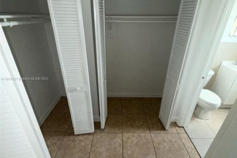 Copropriété à vendre à North Miami, Floride: 2 chambres, 106.47 m2 № 1928254 - photo 10