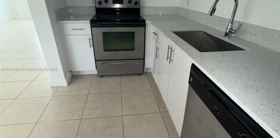 Condo à North Miami, Floride, 2 chambres № 1928254