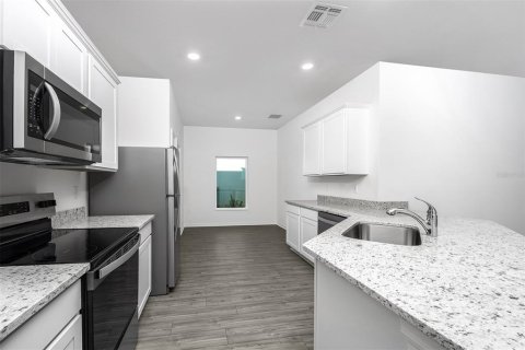 House in Astatula, Florida 3 bedrooms, 143.07 sq.m. № 1580357 - photo 4