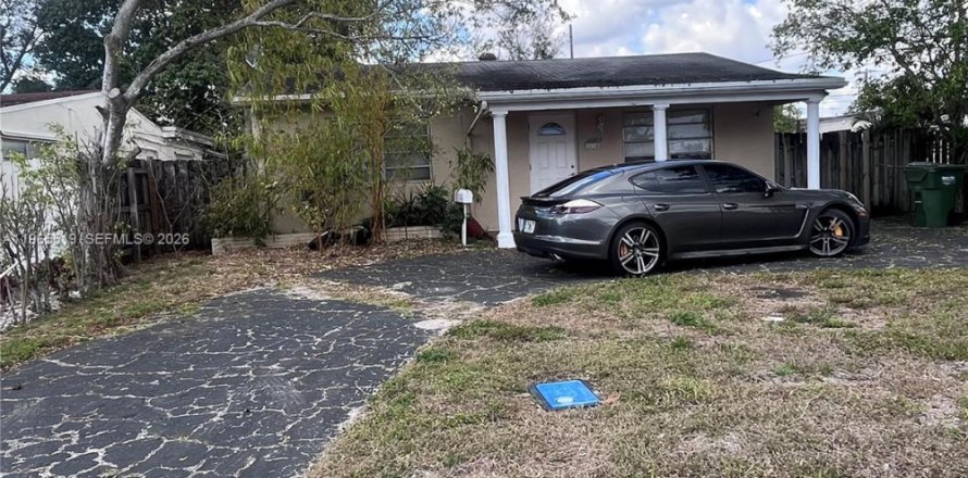 Дом в Пемброк-Пайнс, Флорида 2 спальни, 79.71м2 № 2027064