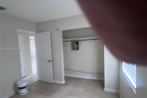 Снять в аренду виллу или дом в Пемброк-Пайнс, Флорида 2 спальни, 79.71м2, № 2027064 - фото 5