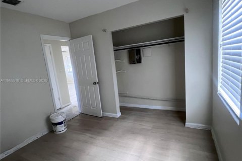 Снять в аренду виллу или дом в Пемброк-Пайнс, Флорида 2 спальни, 79.71м2, № 2027064 - фото 7